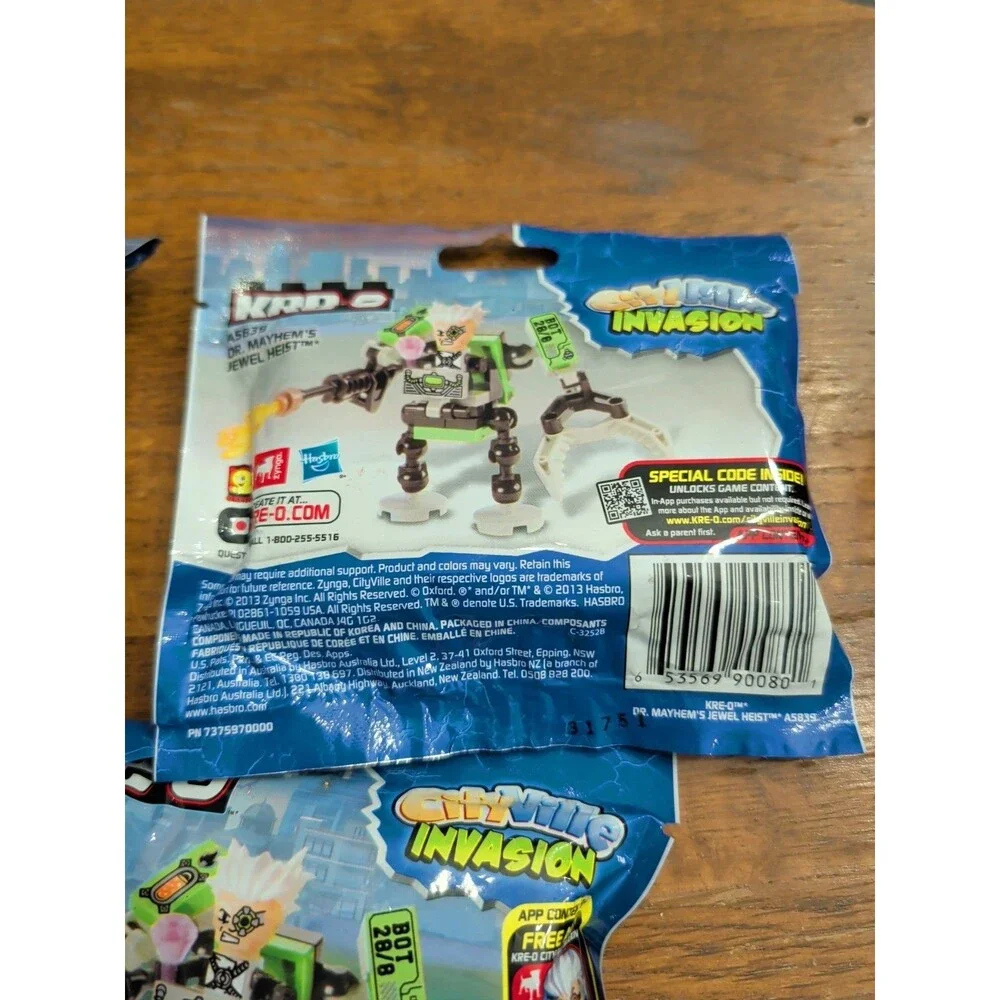 Hasbro Kre-O Cityville Invasion Dr. Mayhem’s Jewel Heist NIP 36 pcs. Set Of 3